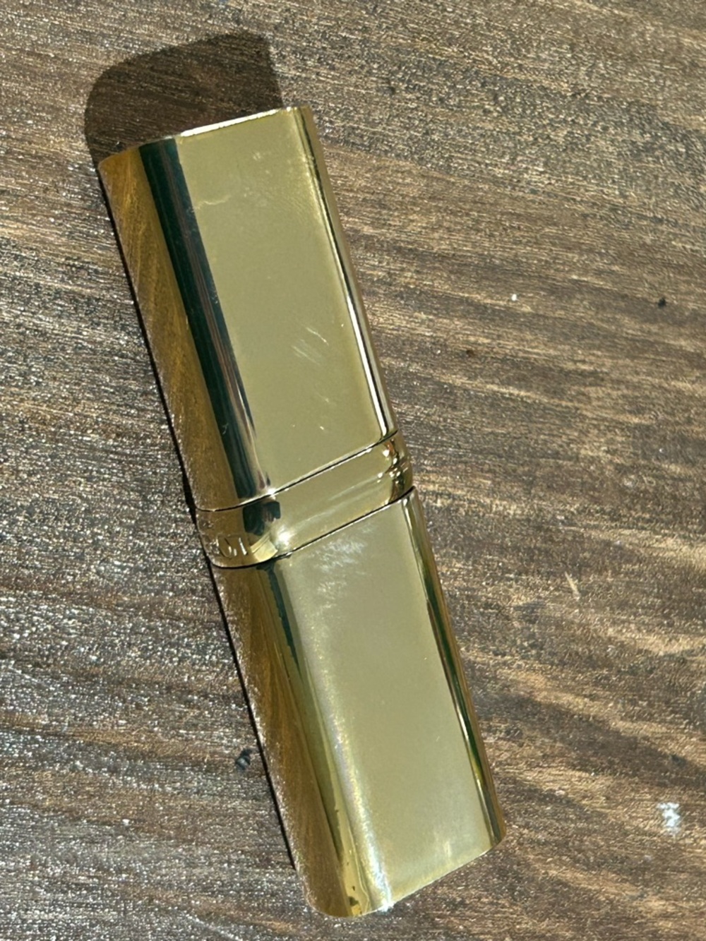 Golden Splender Shimmer Lipstick - Picture 3 of 3